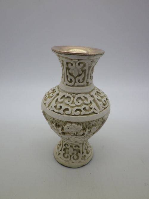 Vintage Chinese Cinnabar Cream Vase with beautiful floral design 16.5 cm tall