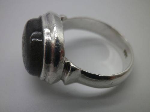 Sterling Silver & Labradorite Ring! Size: P 7grms