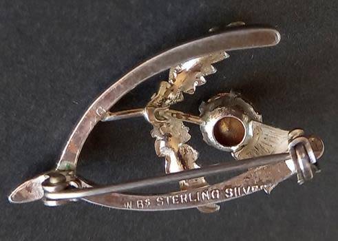 Scottish Sterling Silver Lucky horseshoe & Thistle brooch. 3.2cm Excellent condition