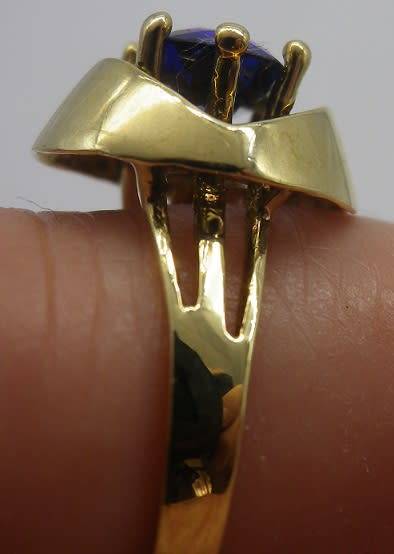 Vintage Designer 9ct Yellow GOLD and Natural SAPPHIRE RING by ZAYEM Size: L 3grms. EXQUISITE