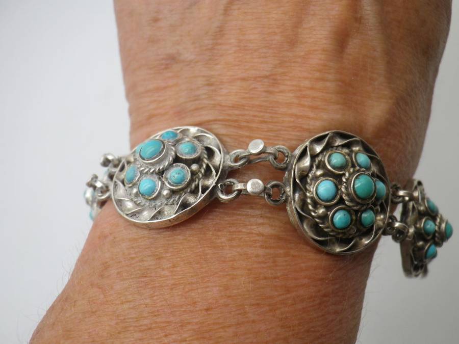Vintage Sterling silver & Turquoise Bracelet. 18cm 27grms