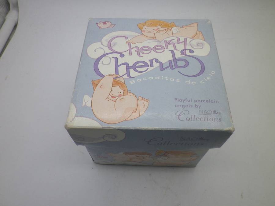 ADORABLE CHEEKY CHERUB ANGEL CERAMIC ORNAMENT NAO SPAIN Daisa 2003   7x6cm