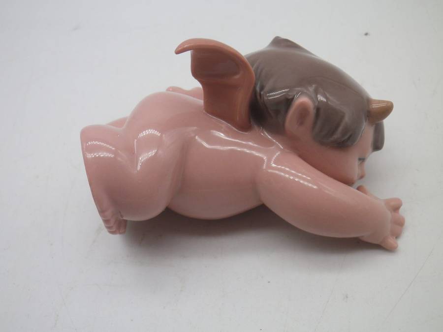 ADORABLE CHEEKY CHERUB ANGEL CERAMIC ORNAMENT NAO SPAIN Daisa 2003   7x6cm