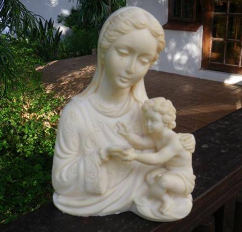 SPECTACULAR FIND! Gorgeous resin Madonna and child. EXQUISITE