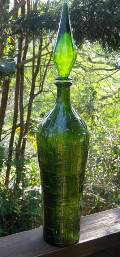 GRAND & MAJESTIC  RETRO 1960S LARGE GREEN ITALIAN BATH SALTS 'GENIE' BOTTLE