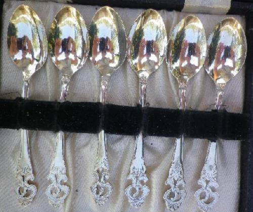 UNUSUAL SET OF SIX SOUTH AFRICAN HALLMARKED STERLING SILVER TEASPOONS. 64 grams