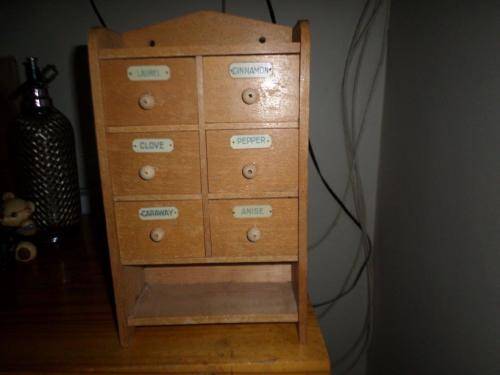 VINTAGE SPICE CABINET 34 X 20 CM FOR LAUREL,CINNAMON,CLOVE,PEPPER,CARAWAY,ANISE