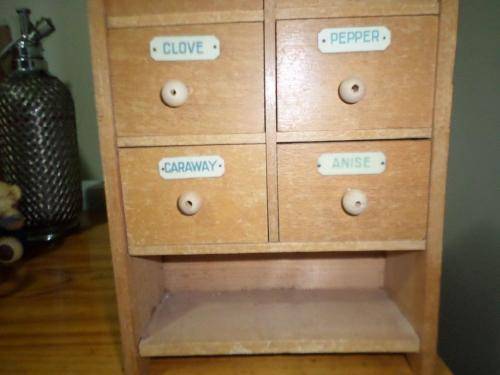 VINTAGE SPICE CABINET 34 X 20 CM FOR LAUREL,CINNAMON,CLOVE,PEPPER,CARAWAY,ANISE