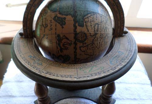 VINTAGE WOODEN TABLE TOP GLOBE. BEAUTIFUL CONDITION AND HIGHLY COLLECTABLE.  MADE IN ITALY