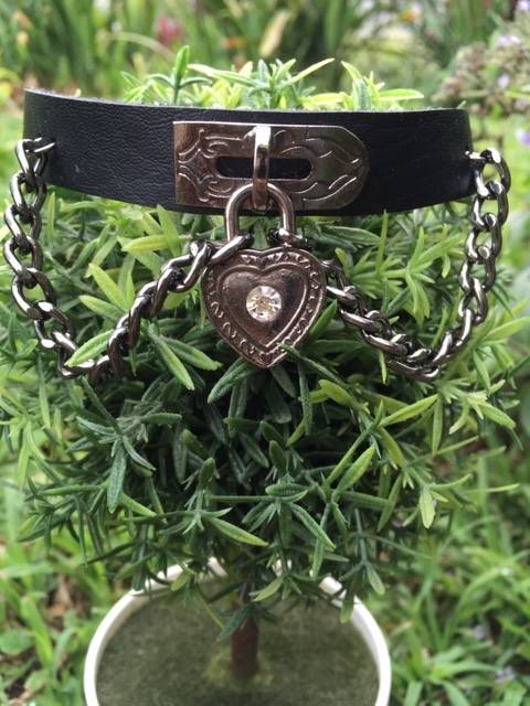Faux leather choker with heart padlock and chains