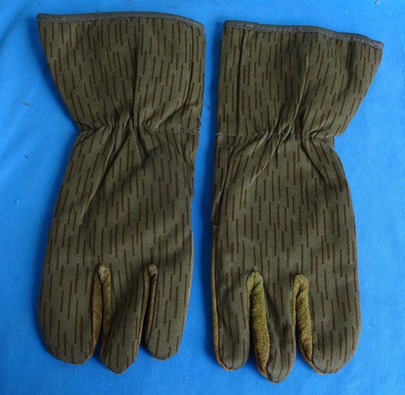 Original east german Army NVA camo Gloves  size M (11c/17)