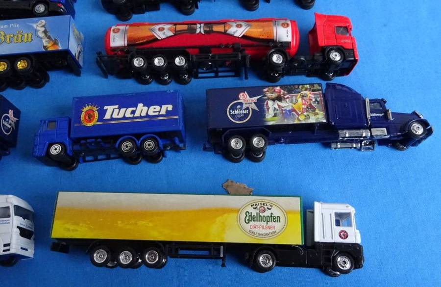 12 mini Trucks size 1:87 H0 (11c/43)
