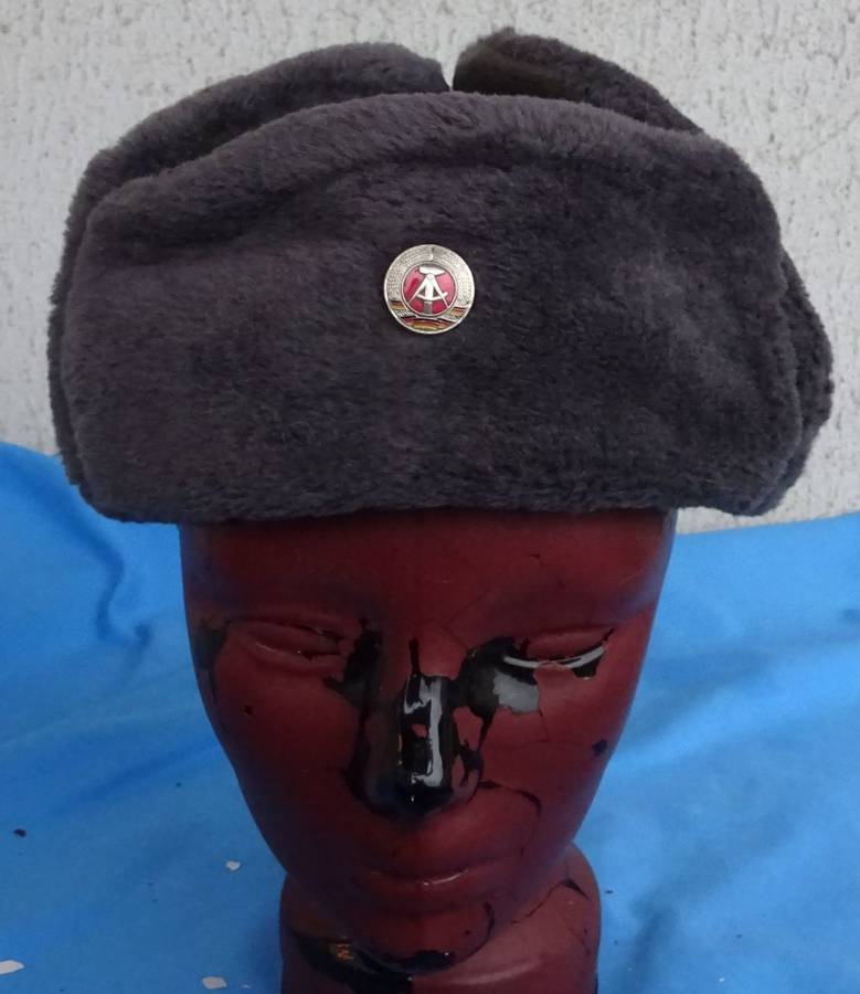 Original east German Army NVA winter Cap size 57 (T/8)