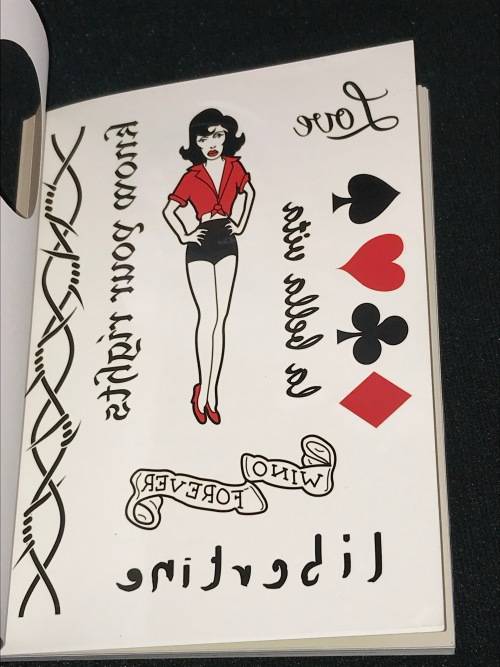 CELEBRITY TATTOOS WITH 16 TEMPORARY TATTOOS TO WEAR