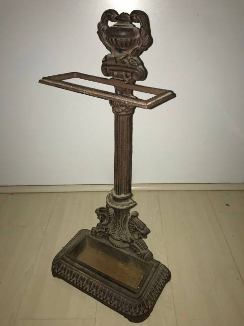 VICTORIAN / REPRODUCTION CAST IRON UMBRELLA STAND