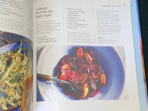 VEGETARIAN RECIPES BY ST MICHAEL FROM MARKS & SPENCER KITCHEN LIBRARY