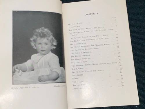 SOUVENIR BOOK OF THE QUEEN`S DOLLS HOUSE