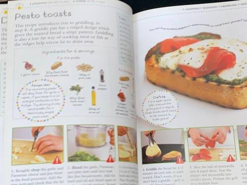 DK CHILDREN`S COOK BOOK DELICIOUS STEP-BY-STEP RECIPES