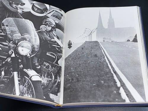 LEICA FOTOGRAFIE 1982  IN ENGLISH BOUND IN 1 VOLUME