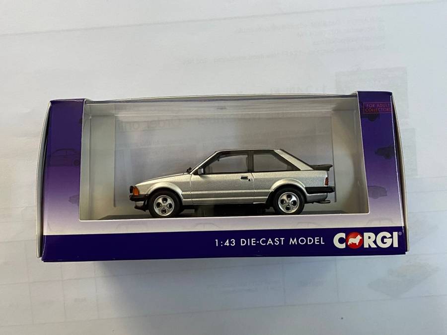 CORGI FORD ESCORT MK3 XR3I STRATO SILVER