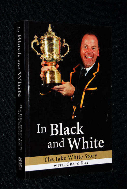 IN BLACK & WHITE THE JAKE WHITE STORY