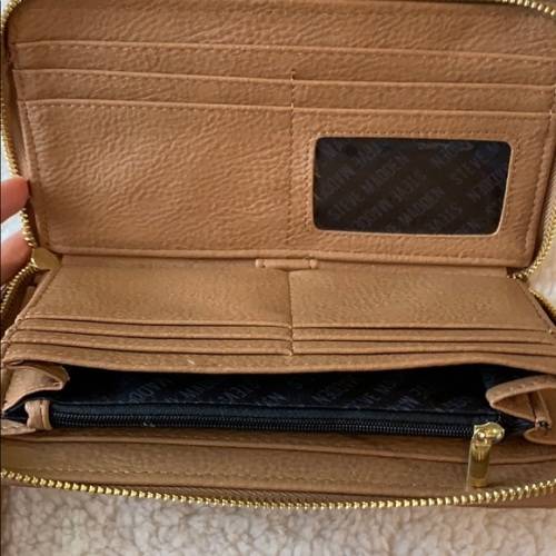 ***Authentic Steve Madden Wallet Wristlet***