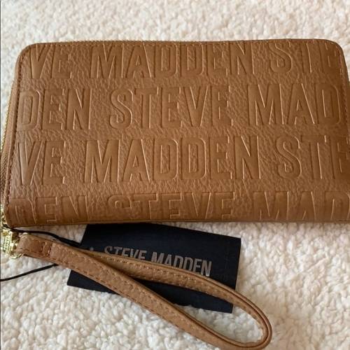 ***Authentic Steve Madden Wallet Wristlet***