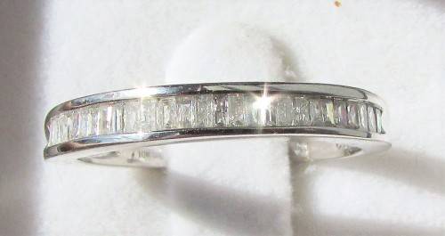**FANTASTIC OFFER | R23419** BAGUETTE CUT | 0.300ct | CHANNEL DIAMOND BAND | WHITE GOLD - BUY SAFE