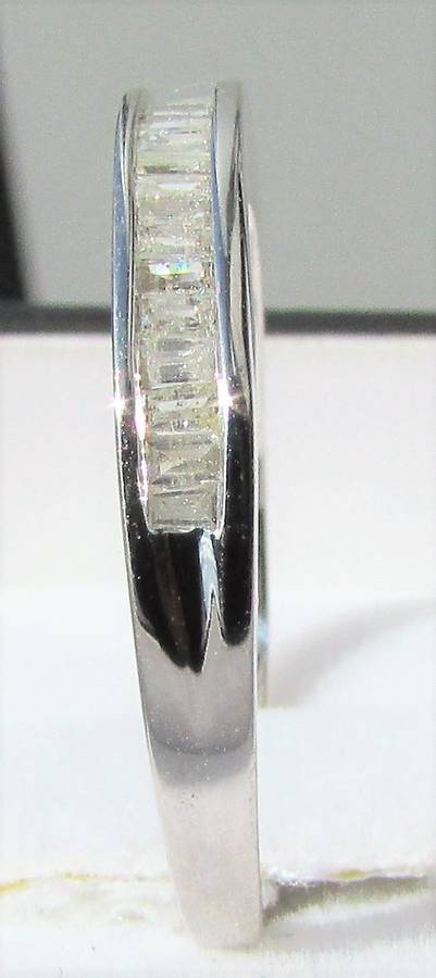 **FANTASTIC OFFER | R23419** BAGUETTE CUT | 0.300ct | CHANNEL DIAMOND BAND | WHITE GOLD - BUY SAFE