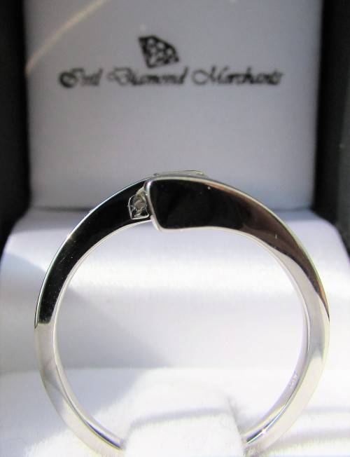 **STUNNING SOLITAIRE [R23036]** ROUND CUT DIAMOND [0.250ct] TWIST RING [WHITE GOLD] - BUY SAFE