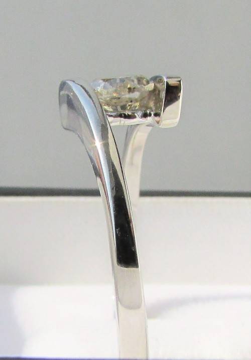 **STUNNING SOLITAIRE [R23036]** ROUND CUT DIAMOND [0.250ct] TWIST RING [WHITE GOLD] - BUY SAFE