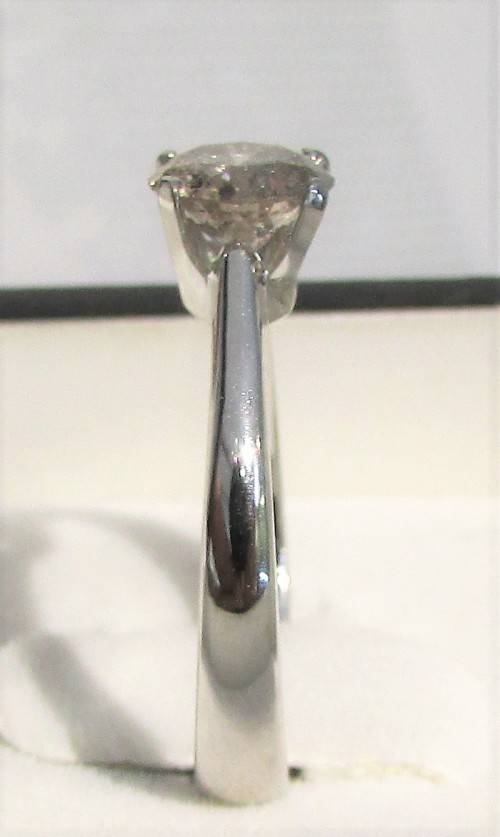 **NEARLY 1CT DEAL [R31528]** ROUND CUT [0.930ct] SOLITAIRE DIAMOND RING [WHITE GOLD] - BUY SAFE