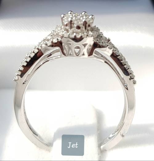 **STUNNING DESIGN | R44632** ROUND / BAGUETTE CUT | 0.800ct | DIAMOND RING | WHITE GOLD - BUY SAFE
