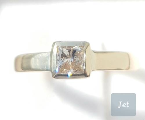 **BARGAIN BUY** PRINCESS CUT | 0.640ct | DIAMOND SOLITAIRE RING | YELLOW GOLD - BUY SAFE