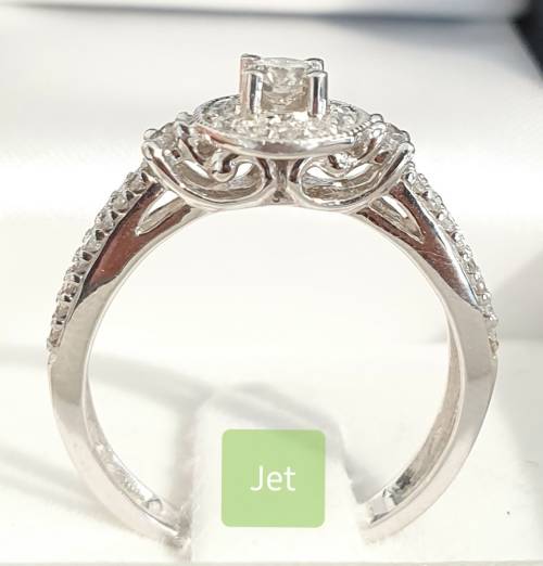 **DESIGNER PIECE | R36451** HALO EFFECT | ROUND CUT | 0.700ct | DIAMOND RING | WHITE GOLD - BUY SAFE