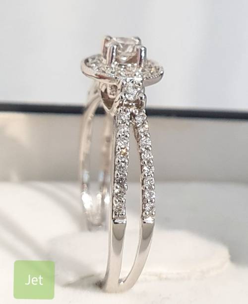 **DESIGNER PIECE | R36451** HALO EFFECT | ROUND CUT | 0.700ct | DIAMOND RING | WHITE GOLD - BUY SAFE