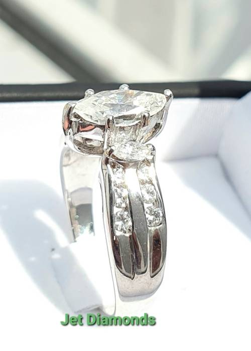 **CERTIFIED | R95362** MARQUISE CUT | 1.230ct | DESIGNER DIAMOND RING | WHITE GOLD - BUY SAFE
