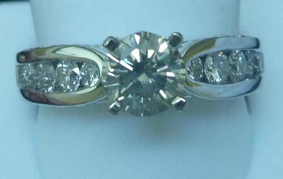 **CERTIFIED [R47124]** SPARKLING [1.725ct] DIAMOND RING [0.725ct CENTRE] 14KT WHITE GOLD -BUY SAFE