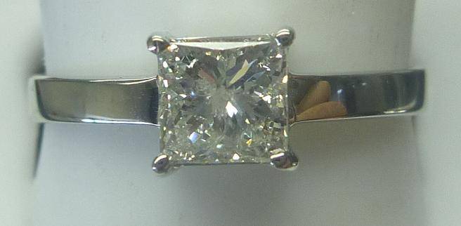 **CRAZY DEAL [R38246]** DESIGNER PRINCESS CUT DIAMOND [1.100ct] RING [WHITE GOLD] - BUY SAFE