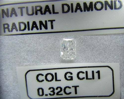 **NATURAL DIAMOND** SPARKLING [0.320ct] RADIANT CUT [COLOUR G] DIAMOND STARTING AT R1 - BUY SAFE