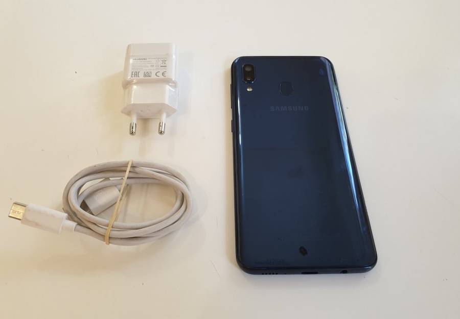 SAMSUNG GALAXY A20 - DEEP BLUE - PLEASE READ FULL DESCRIPTION