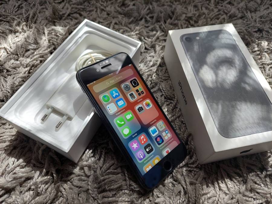 APPLE IPHONE 7 128GB - BLACK