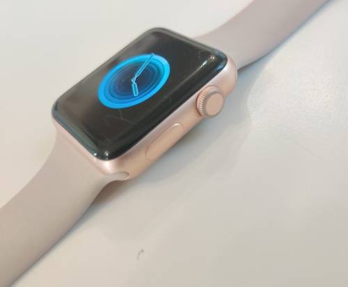 APPLE WATCH SERIES 3 - 42MM - GOLD ALUMINIUM WITH PINK SPORT BAND