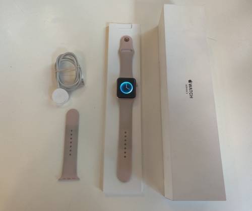 APPLE WATCH SERIES 3 - 42MM - GOLD ALUMINIUM WITH PINK SPORT BAND