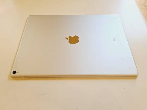 IPAD PRO 2ND GEN - 256GB - WIFI - 12.9` RETINA DISPLAY!!!
