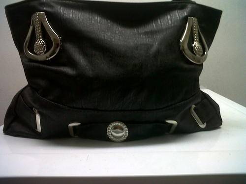 BISCAST LEATHER HAND BAG IN BLACK