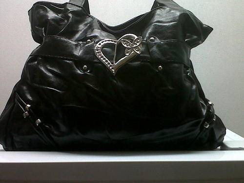 BISCAST LEATHER HANDBAGS IN SHINY BLACK