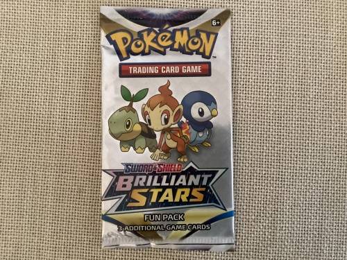 17 x Pokémon Brilliant Stars Sword and Shield - 3 card pack