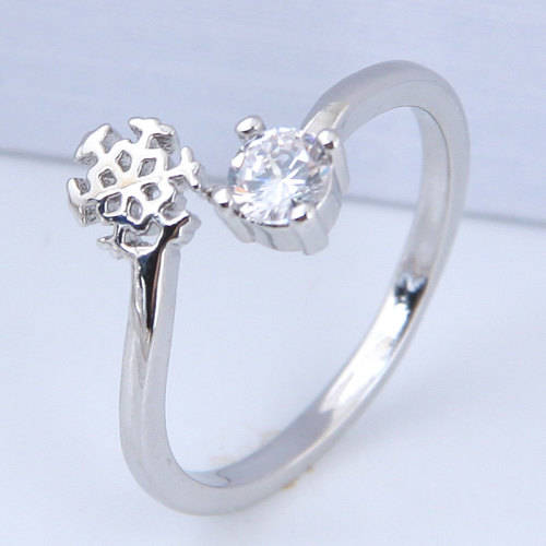 Stunning Snowflake and AAA CZ ring