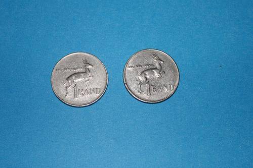 Two R1 coins 1978 and 1989